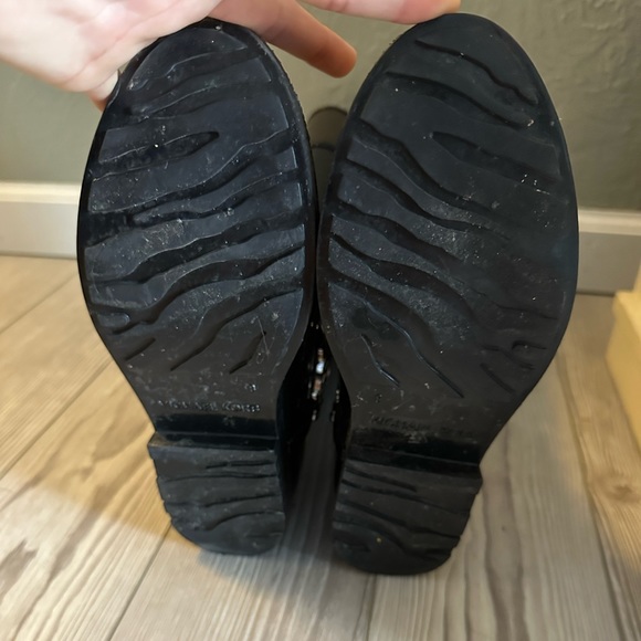 Michael Kors brown and black rain boots. Size 8 - Picture 2 of 7